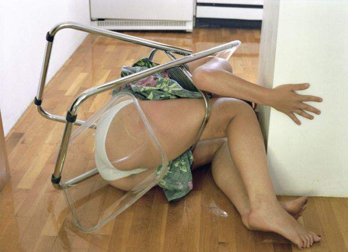 Хорошо зафиксированная девушка в предварительных ласках не нуждается