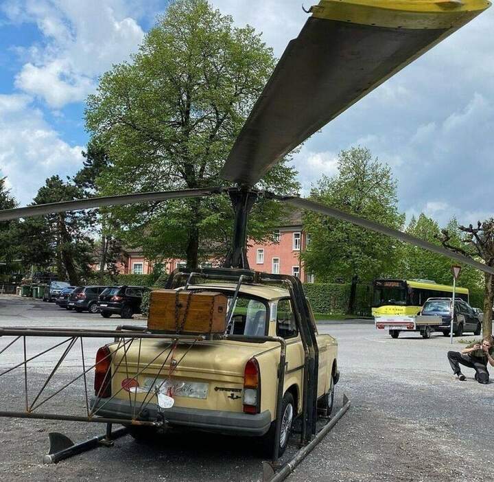 В детстве мамины туфли все примеряли