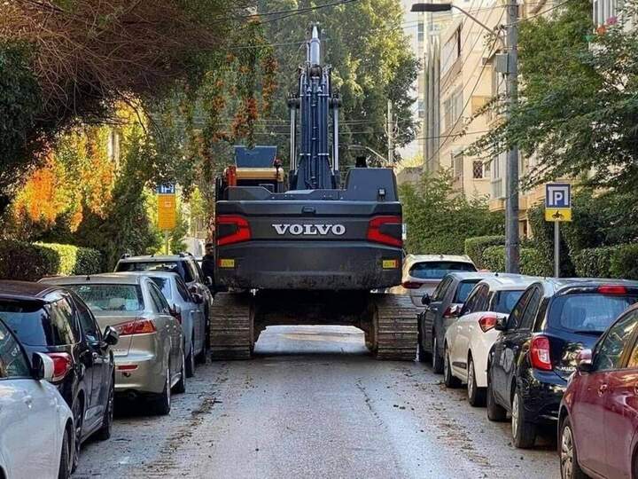Извините..., извините пожалуйста..., прошу прошу прощения..