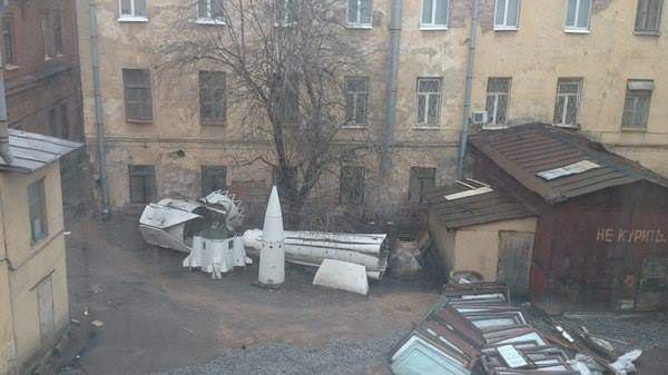 Территории засекреченных военных заводов выглядят так...