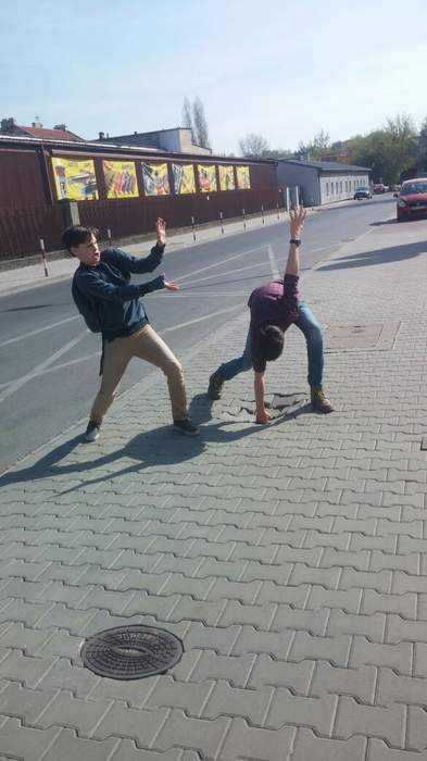 Так вот кто по всей России дороги портит!