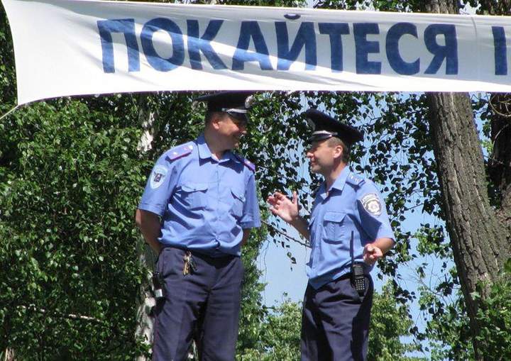 Глядя на эти лица покаяние им не снится