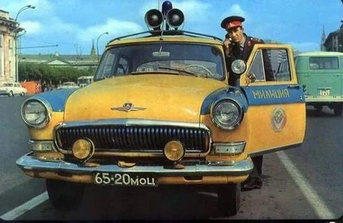 Моц - это милицейский поц.