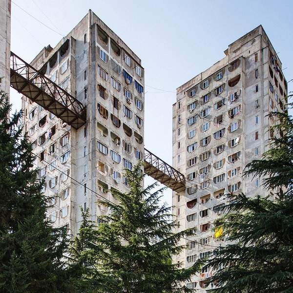 Крутая обшарпанность