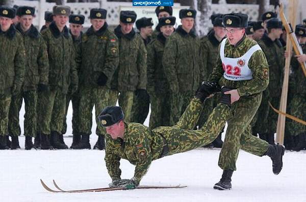 Это не духи. Это офицеры. Капуста на кокардах.