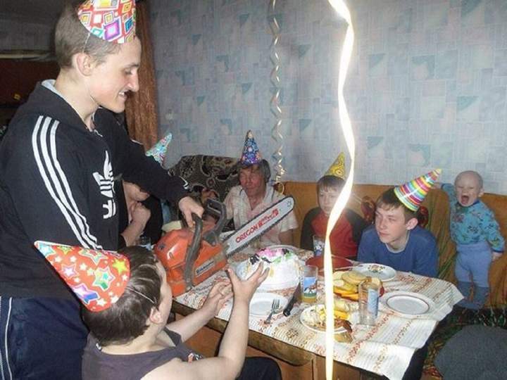 Щас папа распилит тортик !
