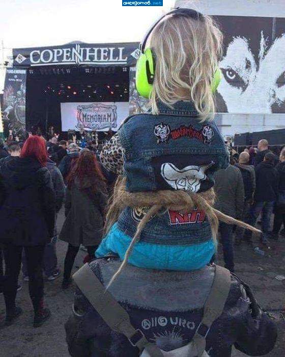 Oбалдеть, какие брови у мужика!