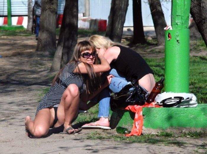 Жаль женщину - дала трещину...