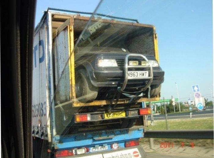 жаль оку внутри джипа не видно