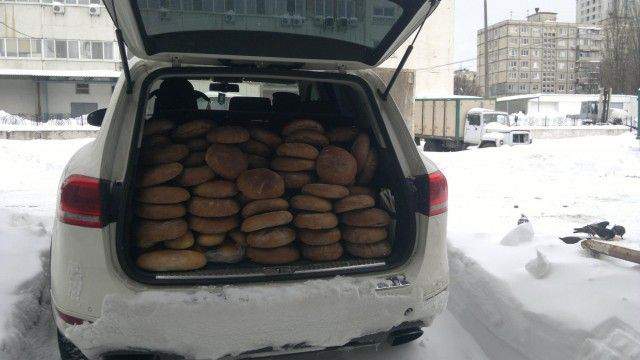 послала мужа за хлебушком...