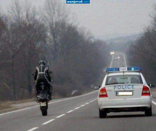 Эй, вафля в фуражке, а ну ка догони )