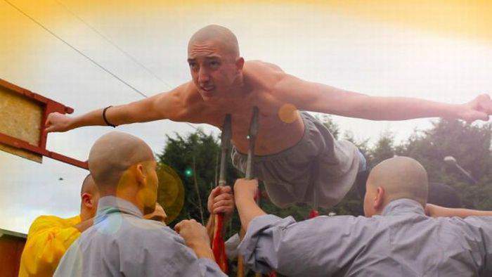И контрольное копье в жопу!