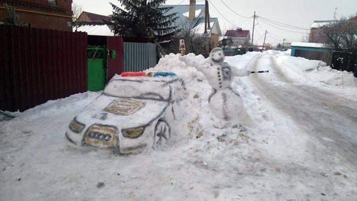 сын гаишника на новый год денежку зарабатывает