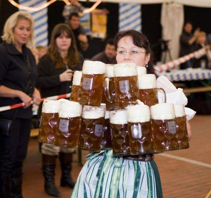 Скольких мужиков сейчас удовлетворит!