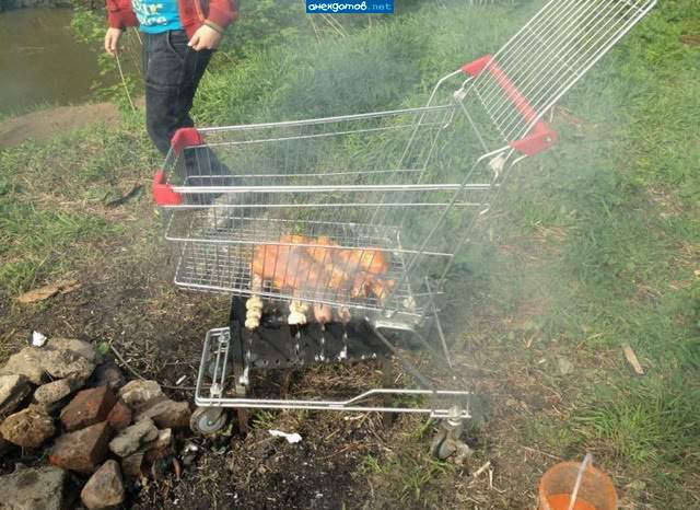 В некоторых странах для барбекю покупают в магазинах решетки, а в одной стране воруют в магазине тележки...