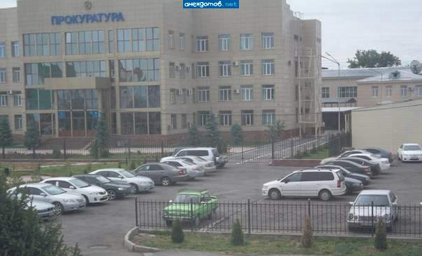 Видимо Абрамович пирехал декларацию сдавать - кризис же!!!