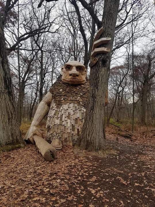 Заходи, дорогой! Чувстсвуй себя, как дома, но не забывай, что ты в гостях!