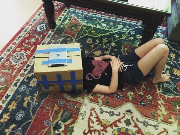 "Персональный кинотеатр! Яркие краски! Объемное звучание!"