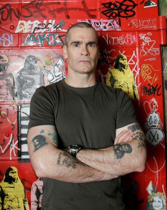 Это Генри, мать его, Роллинз. Основатель Black Flag и отец панк-рока.
