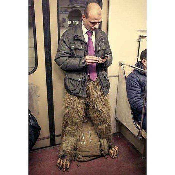 Ну и что, что лысый, зато ноги-и-и! Только в педикюрный