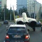 "Мужики, а хотите - форсаж включу? Нет? Тогда по 100 евро передайте! :)"